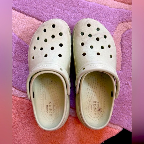 Frothy Green Platform Crocs - Picture 1 of 5